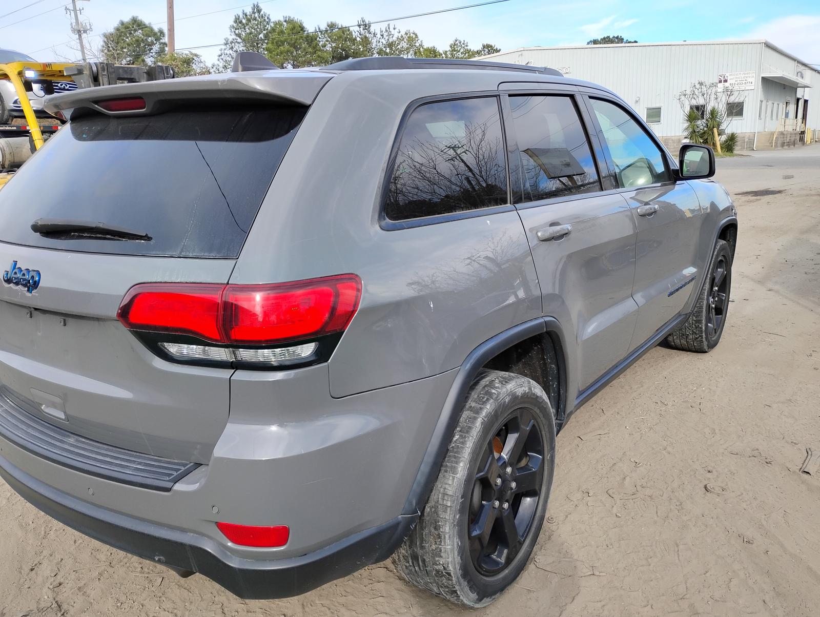 Jeep Grand Cherokee — zdjęcie 3