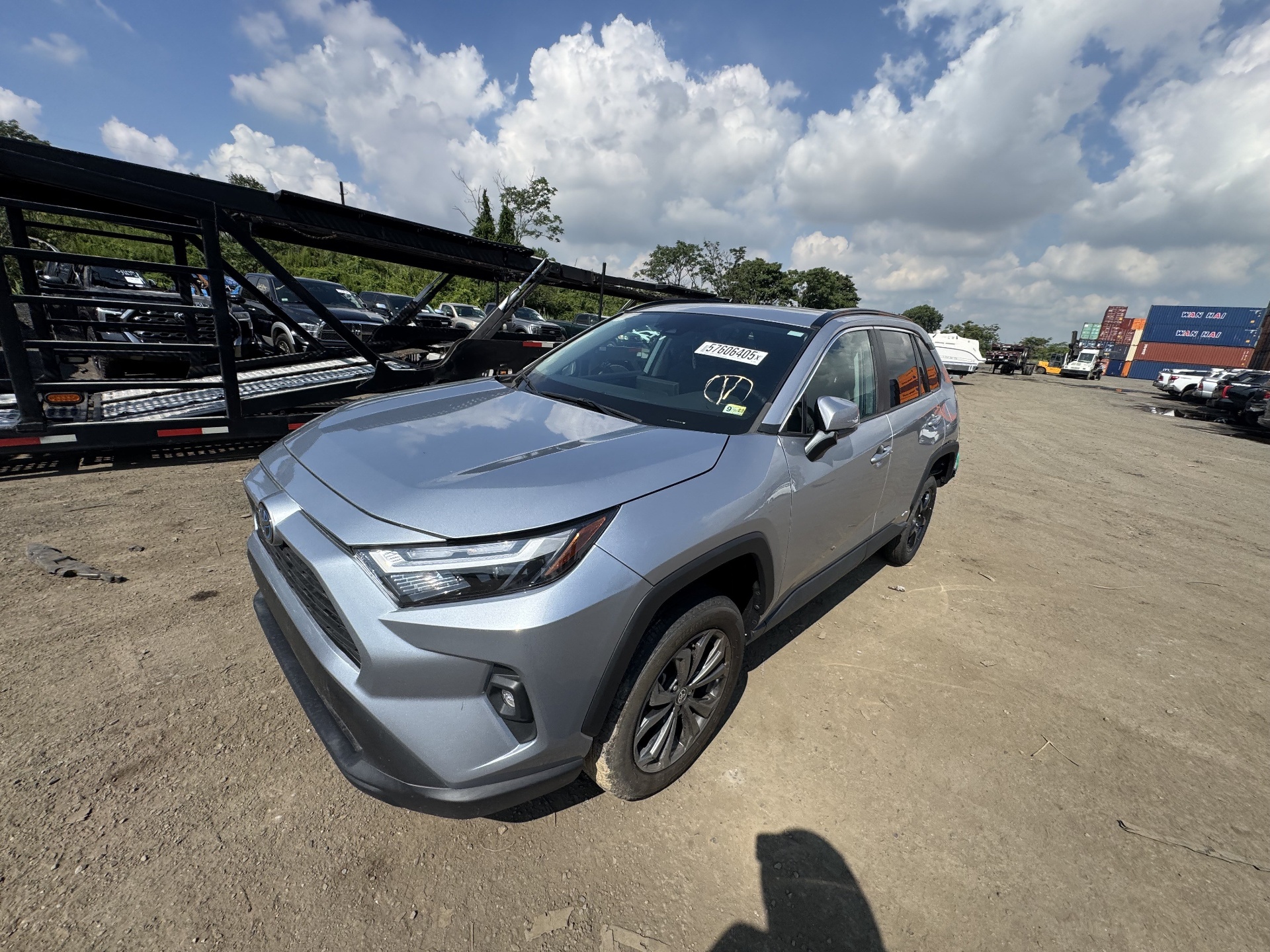 Toyota RAV4 XLE Premium — zdjęcie 2