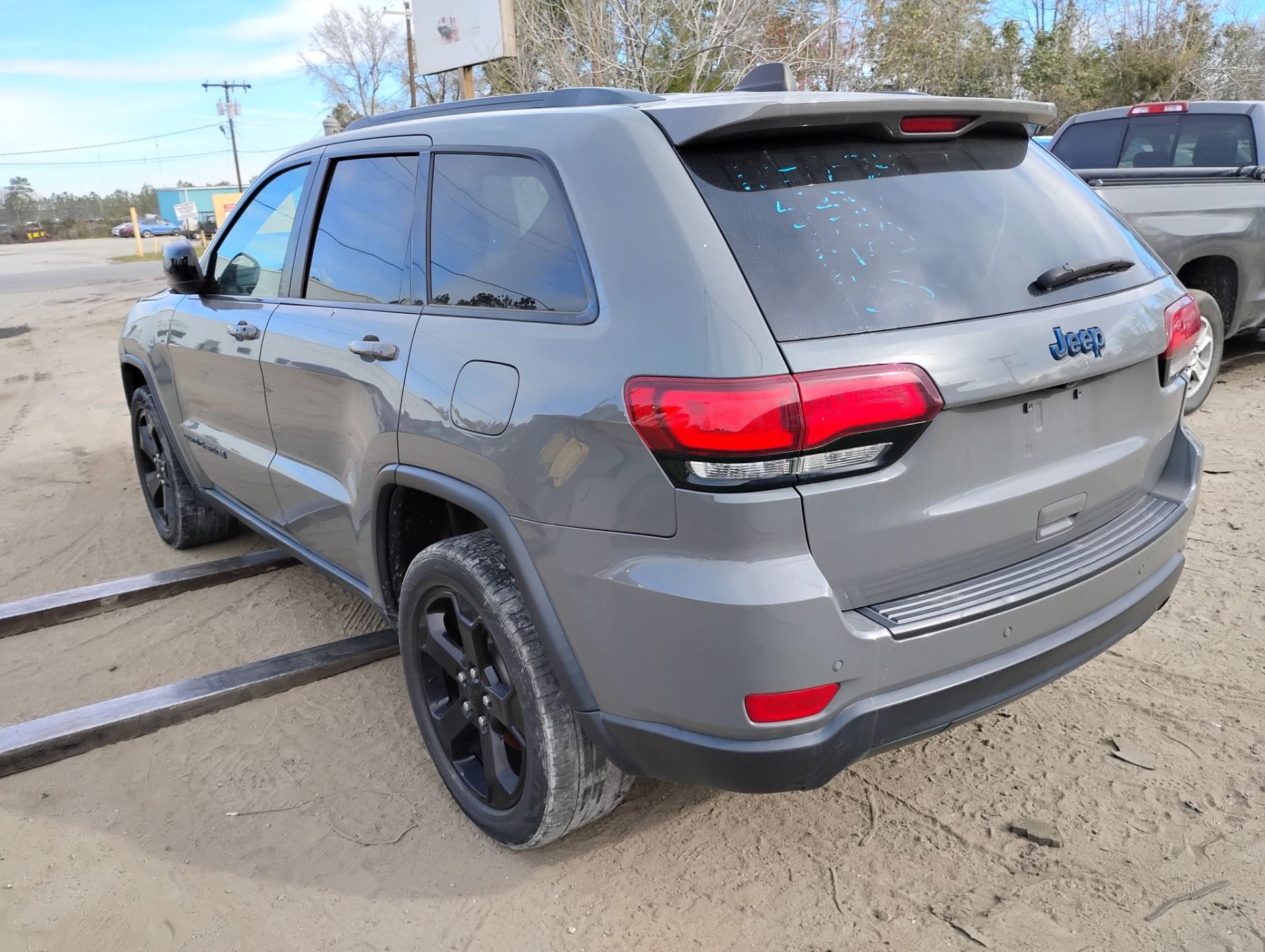 Jeep Grand Cherokee — zdjęcie 4