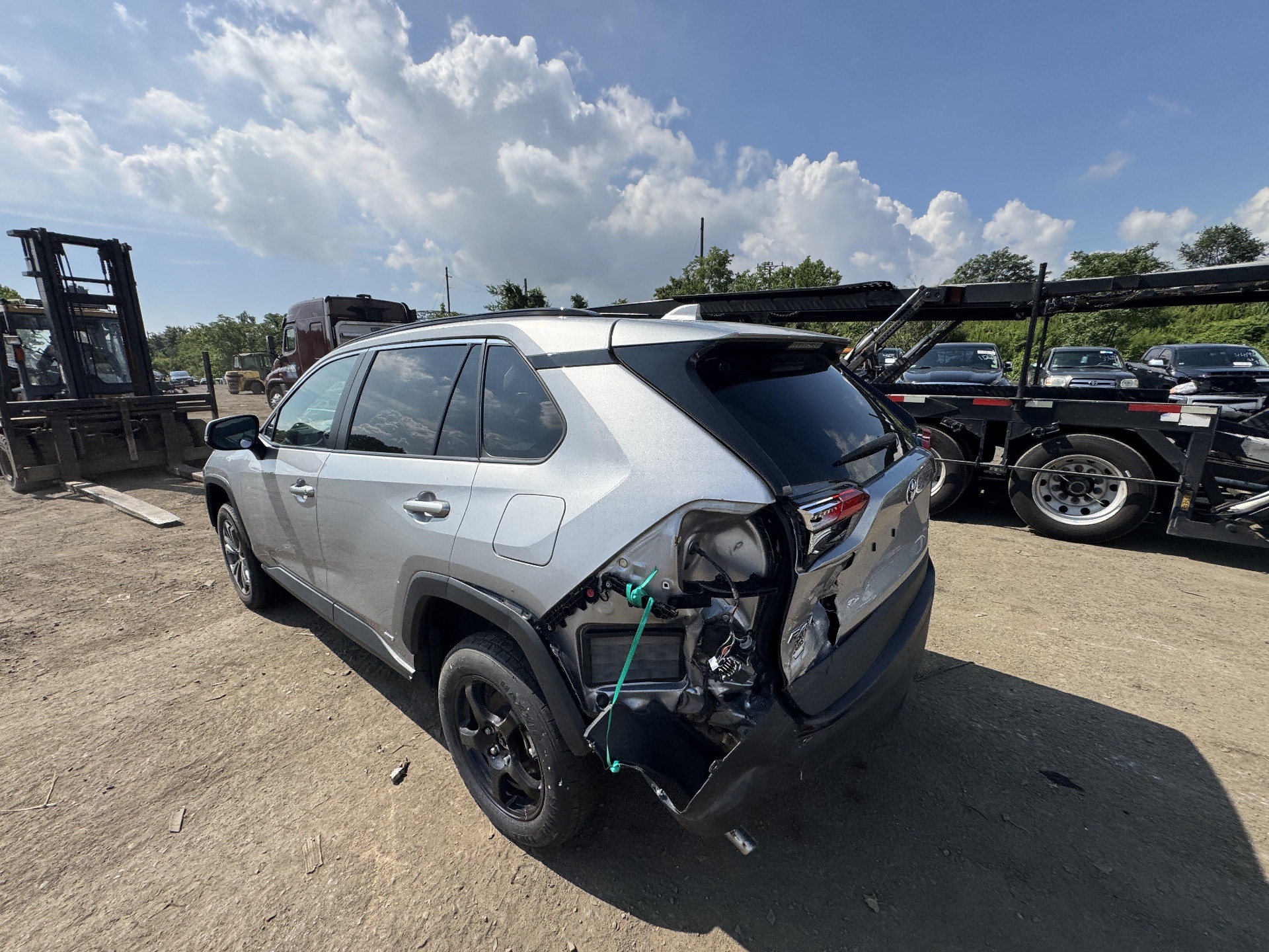 Toyota RAV4 XLE Premium — zdjęcie 4